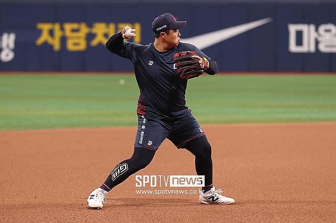 나승엽-고승민이라도 돌아와야 하나… 롯데는 치지도 번트도 못 댔다, 결국 또 꼴찌 추락