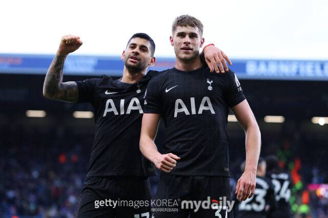 '재계약 제안 거부, 토트넘 떠나겠다' 손흥민 절친 구단에 통보…맨유-리버풀 영입 경쟁