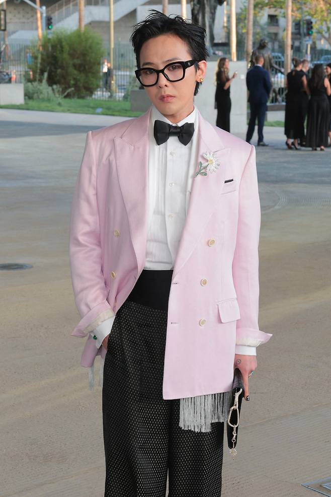 'LA 컬처퀸과 찰칵' 손흥민, 톰 행크스-패리스 힐튼-알리샤 키스 등과 파티서 나란히→LA 거물 '인증'