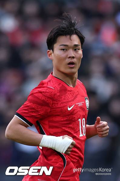 ‘카타르월드컵 부동의 원톱' 황의조, 4년 만에 오현규와 처지 바뀌었다…코리안더비 오현규 완승