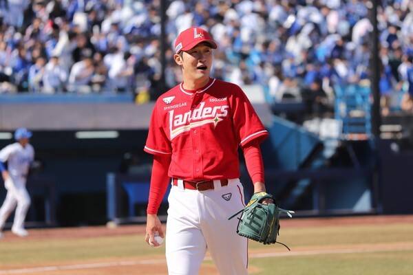 잘 던지다 5실점 '와르르', 65억 언더핸드 2군 4번째 등판서 부진…스리쿼터 '변칙 투구' 성공 여부 다시 안갯속으로