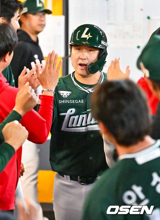 “5할 타자가 세상에 어디 있어요?” 523홈런 전설도 납득 불가, 개막 22G 연속 안타+타율 0.488→야구의 신 인천 강림하다