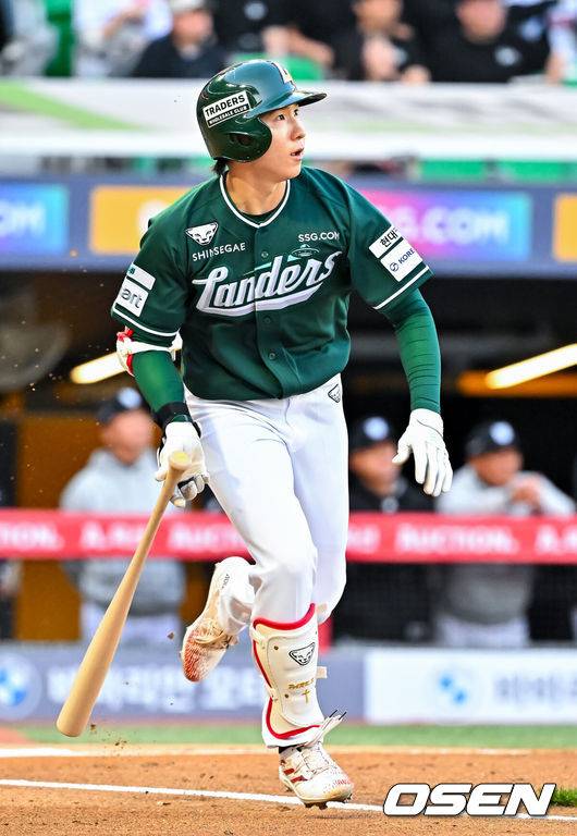 “5할 타자가 세상에 어디 있어요?” 523홈런 전설도 납득 불가, 개막 22G 연속 안타+타율 0.488→야구의 신 인천 강림하다