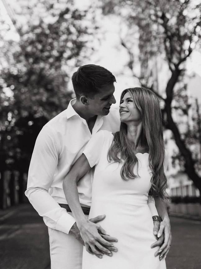 란제리 모델도 했던 女테니스 은퇴선수, 임신 중 깜짝 복귀 선언