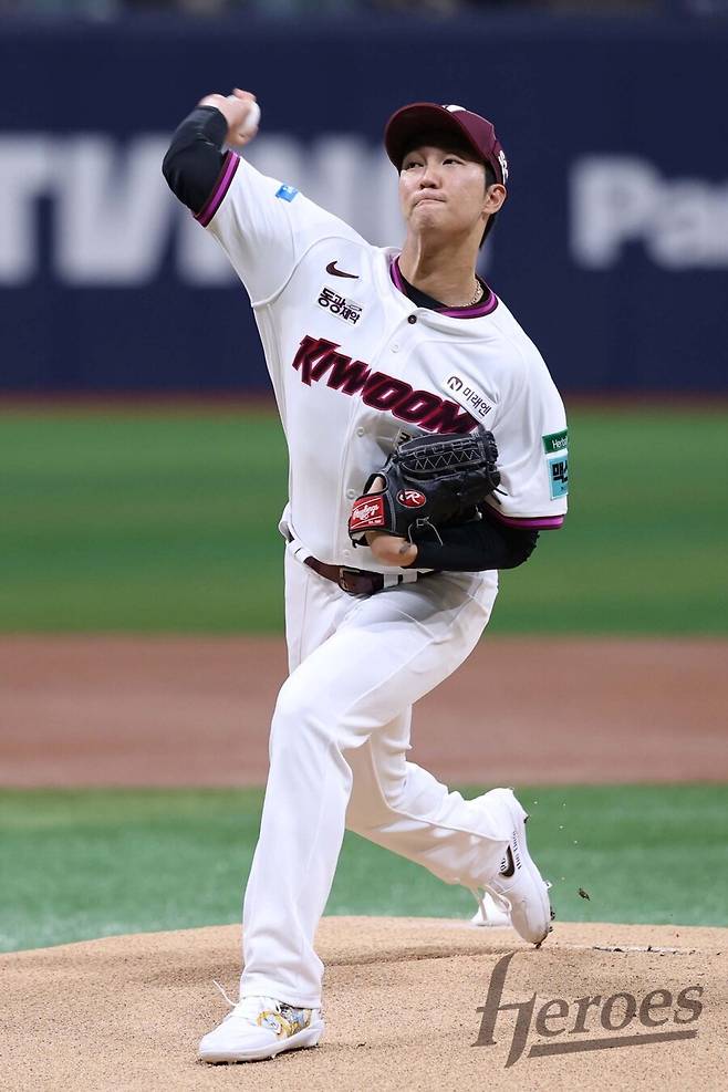 160km 벽 뚫더니, 새 무기까지 장착했다…안우진 '봉인해제' 임박! 9개 구단 초비상