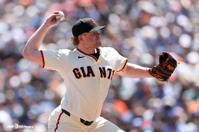 '이정후에 욕설 의혹' 포수에 보복구 던진 SF 에이스