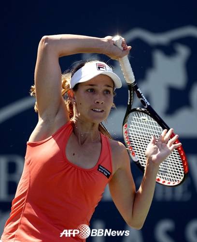 '성인잡지 모델' 전 테니스 스타, 14세 연상 남편과 '두 번째 이혼'...