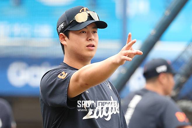 노시환 헤드샷→선발 출전 강행에 김경문 감독