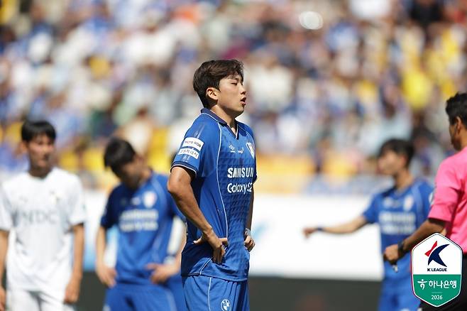 '이정효호' 수원, '2:0→2:2→3:2' 단독 선두 부산 잡았다... '무려 추가시간 14분' 헤이스 극장골 [수원 현장리뷰]