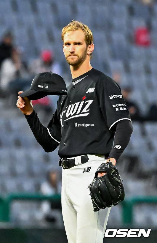 '폰세급'이었는데, 4실점 첫 패전 쓴맛…