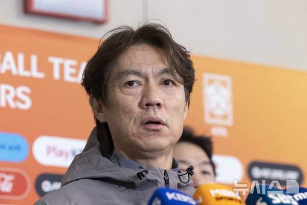 초유의 상황 '홍명보호 초대형 호재!' 월드컵서 韓 울렸던 멕시코 에이스…사실상 '출전 불가' 판정 '6개월째 실전 無' 소속팀→