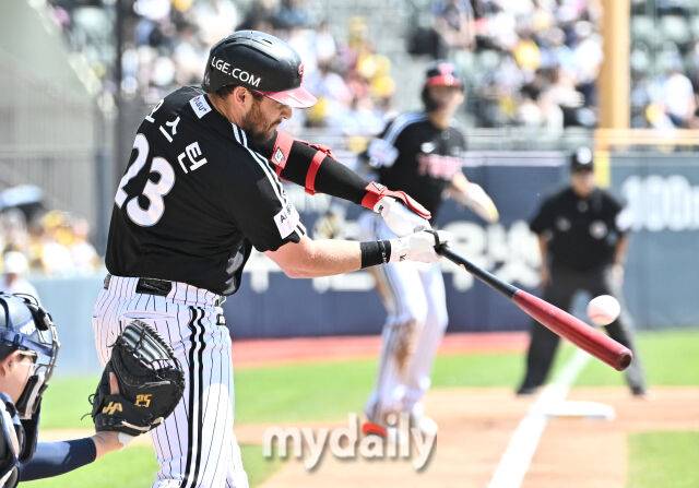 역시 LG 역사상 최고의 외국인 타자! 오스틴 동점타 + 문성주 역전타 LG, 두산에 9회 짜릿한 역전승 [MD잠실]