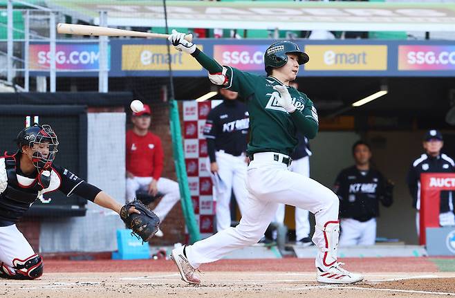 SSG 박성한, KT전 4타수 무안타…'개막 연속 안타' 대기록은 22경기까지