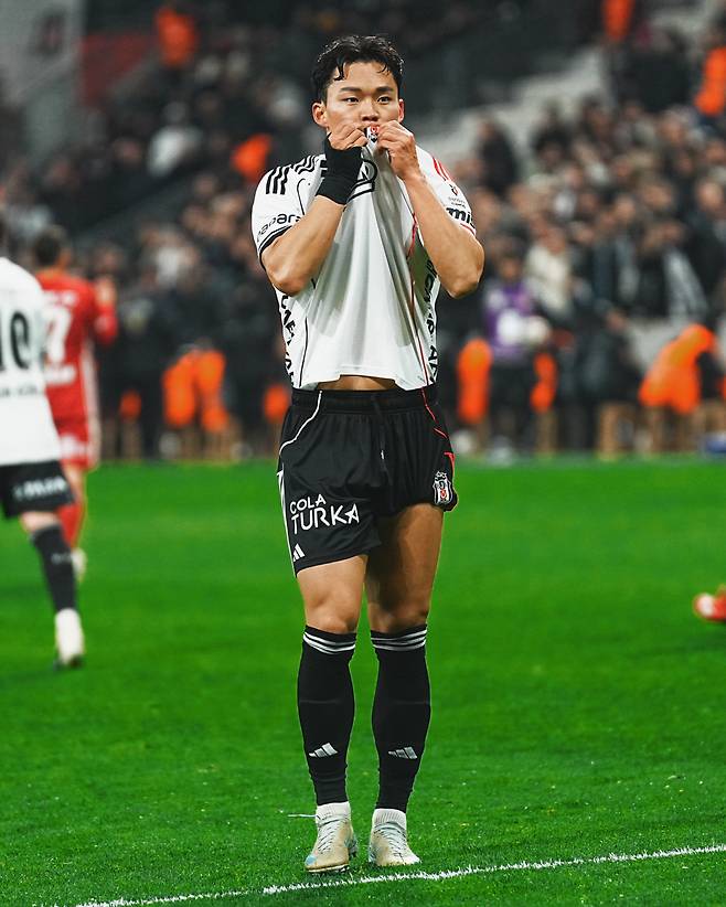 '맨유-토트넘 이적설' 오현규에 소신 발언