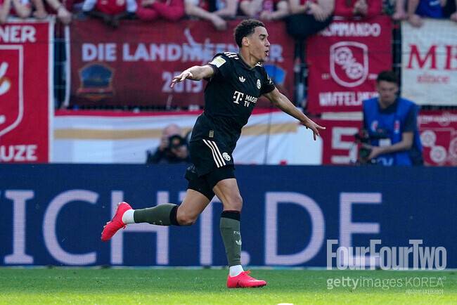 [bundes.review] ‘0-3→4-3’ 뮌헨 이래서 조기 우승했구나…‘김민재 90분’ 마인츠전 대역전승