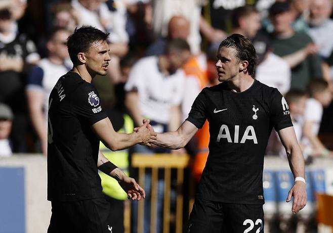 '지옥에서 천당으로, 다시 지옥으로' 팔리냐 82분 결승골로 울버햄튼 1-0 격침→드디어 2026년 첫 승…웨스트햄 '극장승'으로 강등권 탈출엔 실패[EPL 리뷰]