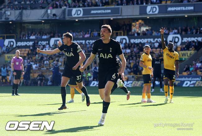 '울버햄튼 상대 극적인 1점 차 승리' 토트넘, 이기고도 웃지 못했다...웨스트햄과 승점 차 유지 '강등권 탈출 실패'