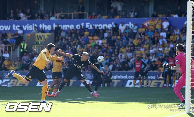 '울버햄튼 상대 극적인 1점 차 승리' 토트넘, 이기고도 웃지 못했다...웨스트햄과 승점 차 유지 '강등권 탈출 실패'