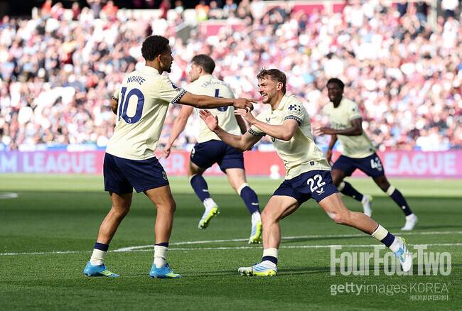 [pl.review] ‘토트넘 희망고문’ 92분 극장골로 꺾었다…웨스트햄, 에버턴전 2-1 승리로 ‘17위 사수’