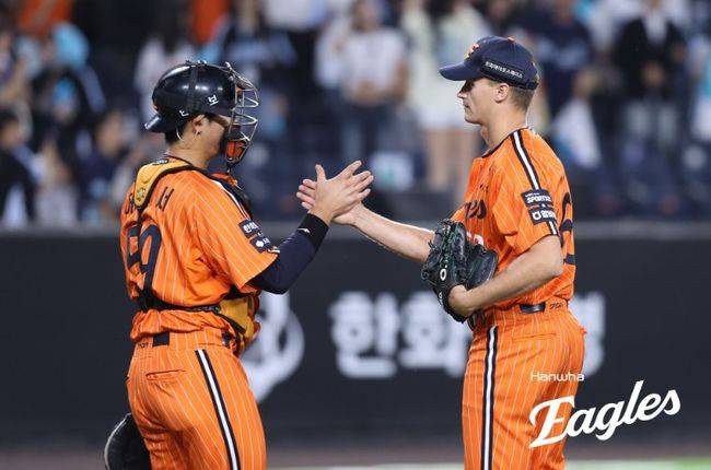 홈 10연패 탈출에 급했나…왜 7점 차 리드에도 마무리가 나왔을까, 이럴 때 김서현이 던졌으면