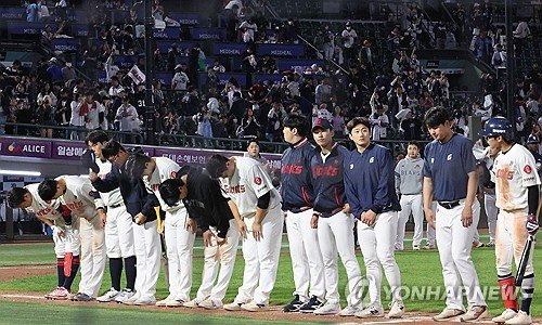 롯데, 이대론 끝이다!…'혁명' 수준의 특단 조치 없인 답 없어