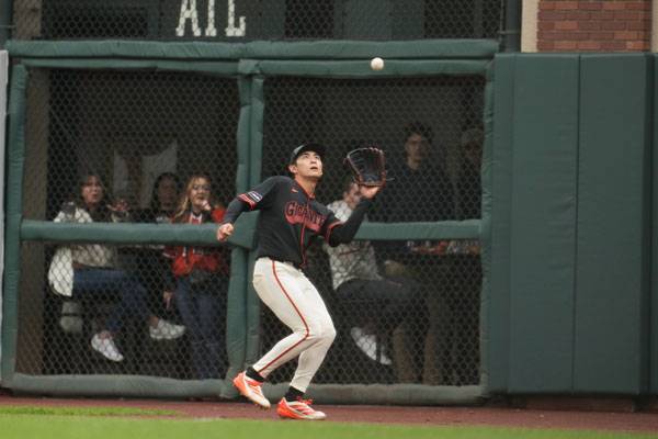 “이정후, 거만해 보일 정도로 영어 실력 늘었어” 바이텔로 감독의 미소 [현장인터뷰]