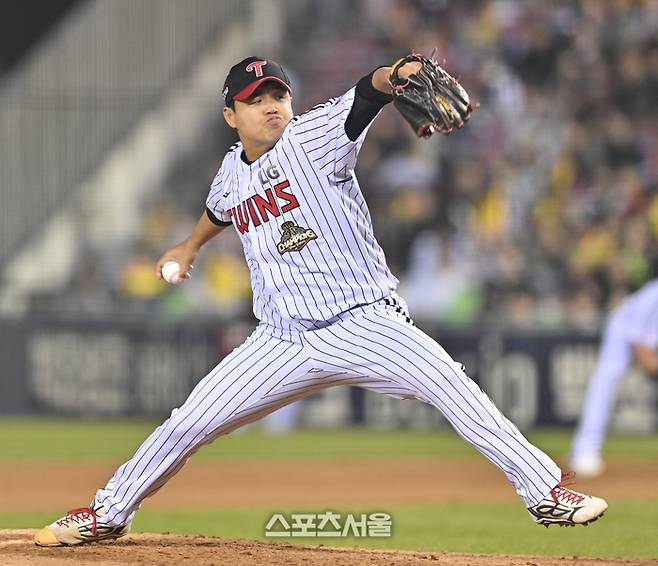 LG 마운드 ‘초비상’→치리노스 이어 유영찬 이탈…위기의 시즌 초반, ‘뎁스’로 버텨라 [SS포커스]