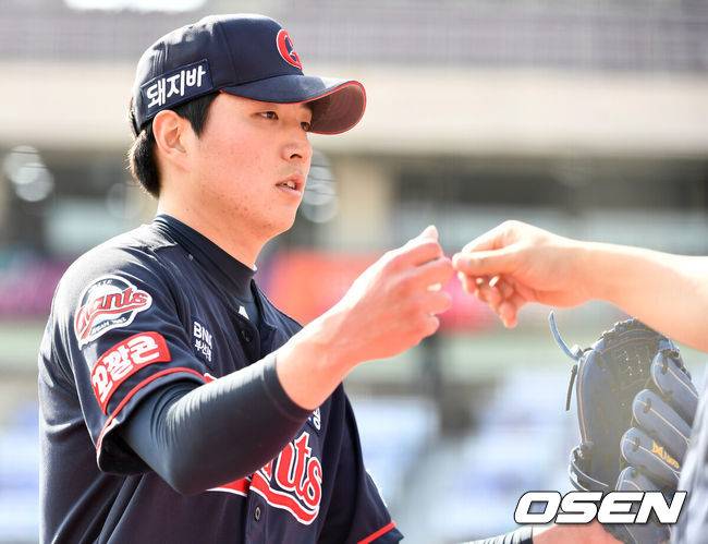 헤드샷에 꺾인 희망, 롯데 또 다른 아픈 손가락…4년 만에 복귀전, 149km 힘차게 뿌렸다