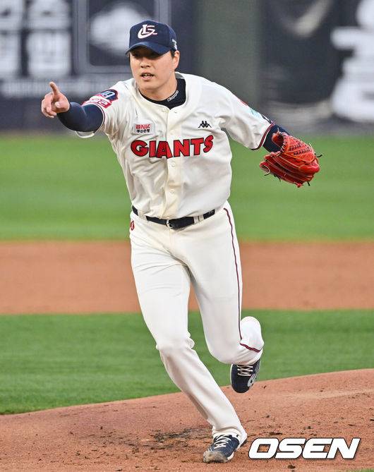 헤드샷에 꺾인 희망, 롯데 또 다른 아픈 손가락…4년 만에 복귀전, 149km 힘차게 뿌렸다