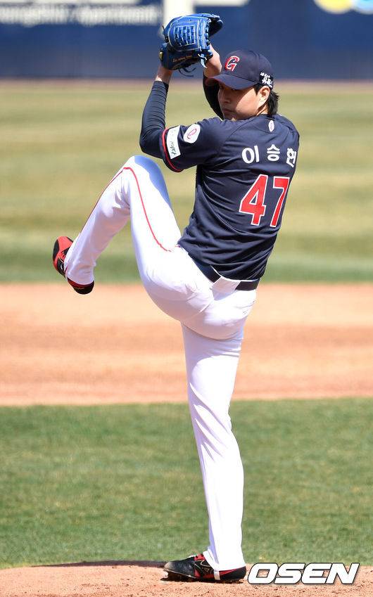 헤드샷에 꺾인 희망, 롯데 또 다른 아픈 손가락…4년 만에 복귀전, 149km 힘차게 뿌렸다