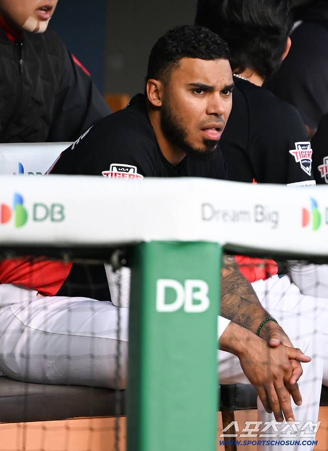 '또 햄스트링' KIA 대형 악재 터졌다, 대체 외국인도 함께 준비한다…