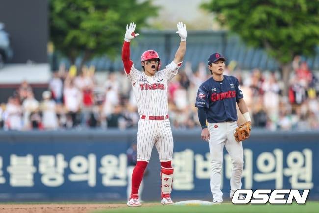 김도영 우측 펜스직격 역전 2루타에 꽃감독은 감탄, 명장은 장탄식