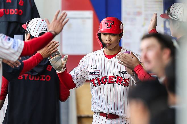 KIA 박재현, 데뷔 첫 홈런을 1회 선두타자 홈런으로 장식