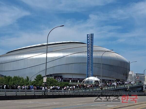 고척돔은 온통 박병호 세상… 박진만 삼성 감독마저 '박병호 문구' 붙였다