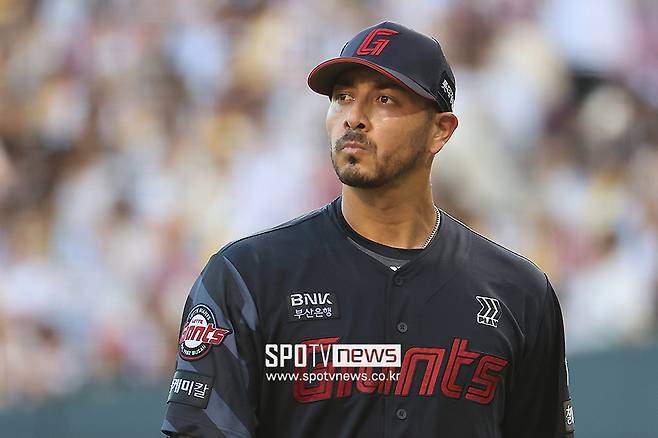 '롯데 혈압 오른다' ML 컴백하더니 김혜성 삼진잡고 150km 건재 증명…韓에서 이렇게 던졌다면 가을야구 역사 바뀌었다