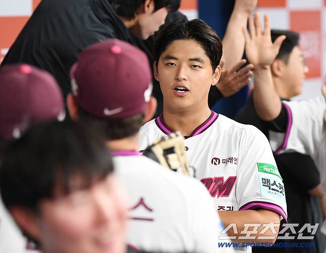 '제2의 안우진'인가, 문동주보다 빨랐다...데뷔전 직구 159㎞, 슬라이더 146㎞에 5이닝 무실점 괴력투