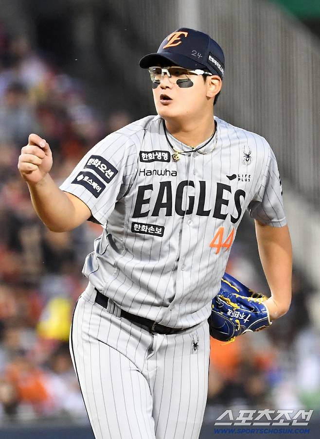 '마무리 반납' 김서현의 시련 언제 끝나나…통한의 동점포, 576일 만에 홈런 손맛 안기다니