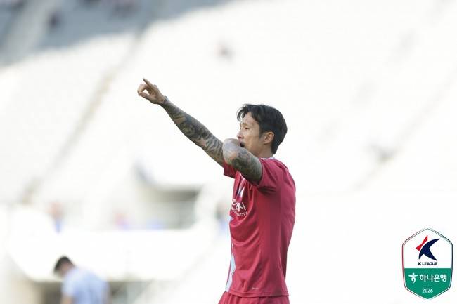 [K리그2 현장리뷰] '병역 문제 물의' 석현준 드디어 터졌다! 무려 멀티골...용인, 꼴찌 김해 4-1 대파→창단 첫 승