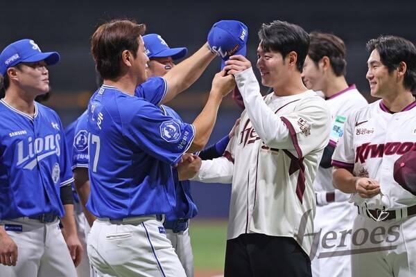 박병호가 영구결번이 아니면, 히어로즈 그 누가 영구결번 받겠나…끝까지 고개 갸웃한 팬들