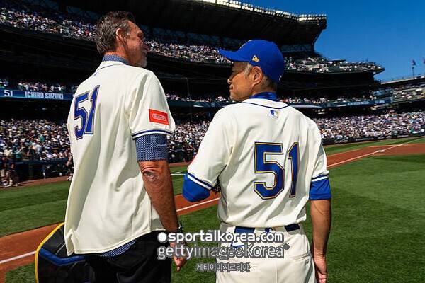 박병호가 영구결번이 아니면, 히어로즈 그 누가 영구결번 받겠나…끝까지 고개 갸웃한 팬들