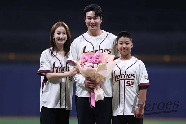 박병호가 영구결번이 아니면, 히어로즈 그 누가 영구결번 받겠나…끝까지 고개 갸웃한 팬들