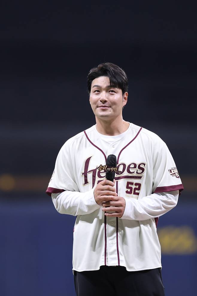 안우진·원태인의 눈물, '절친' 박석민 아들에게 건넨 공까지…박병호 낭만의 은퇴식 [IS 고척]