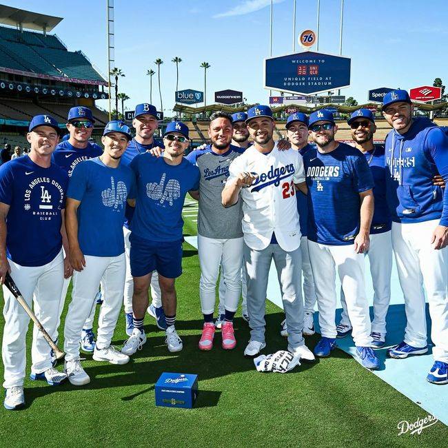 다저스 인심 후하네, 1할 타자에게 우승 반지 전달식이라니…로버츠 쓴소리에 정신 번쩍, 떠나서 부활