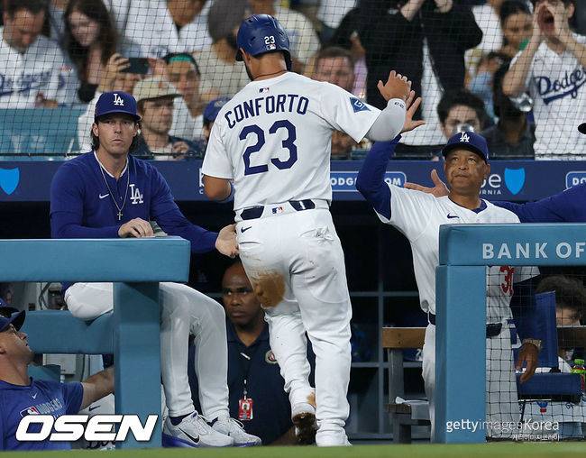 다저스 인심 후하네, 1할 타자에게 우승 반지 전달식이라니…로버츠 쓴소리에 정신 번쩍, 떠나서 부활