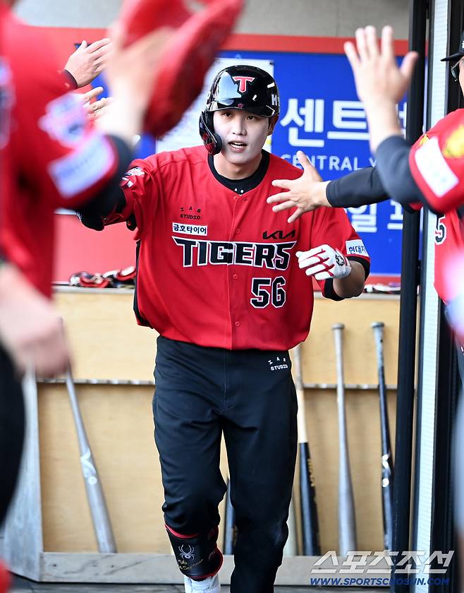 '14억 투자' KIA 이런 황당한 부상 다 있나…2위 타자 이탈, 분명 뼈아프다