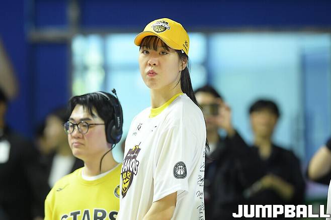 ‘국보센터’ 박지수가 끝내 투입을 거절한 이유…“더 많이 고생한 선수들이 코트 위 서야