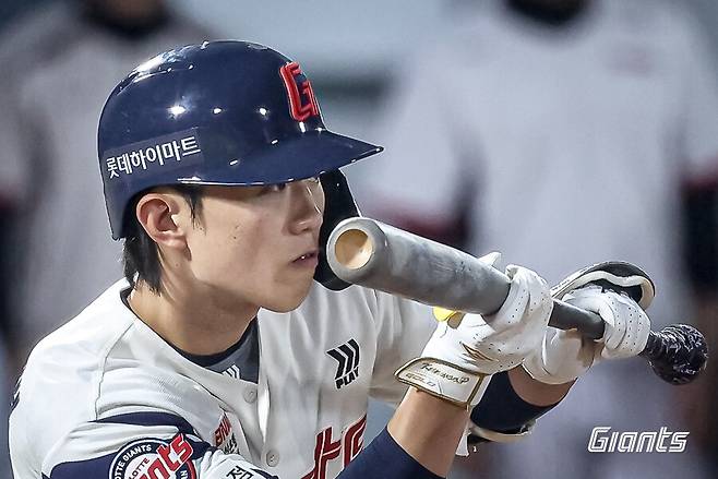 '번트 연습 안 하나?' 의문 생길 정도…'선발 ERA 1등' 하지만 롯데가 꼴찌인 이유