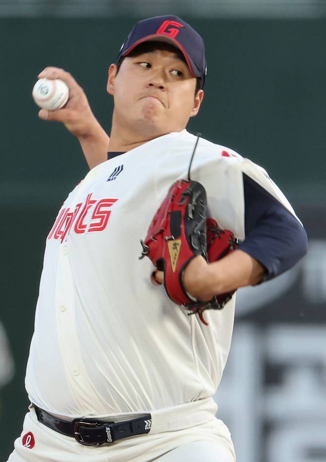 박세웅은 6년 90억, 이 선수는 얼마 줘야 하나… 점점 다가오는 결정 시점, 롯데의 선택은?