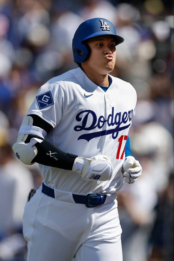 이정후 4안타 폭발한 날, 오타니는 시즌 첫 3안타...