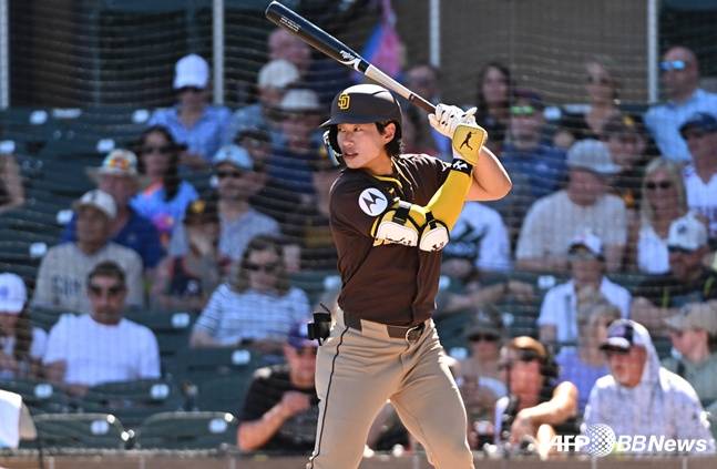 '드디어' 송성문 MLB 데뷔, '일발장타-빠른발-유틸리티' 제2의 김하성을 꿈꾼다